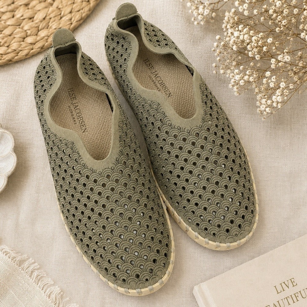 Ilse Jacobsen Hornbaek Women's Slip On Flats Size 39 Taupe Perforated Comfort